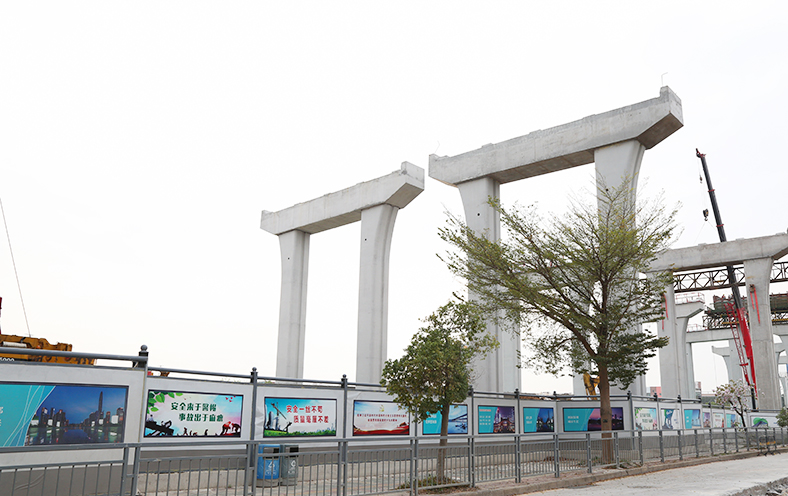 圍擋廠(chǎng)傢(jia)-深圳外環高(gao)速(su)沙井段項(xiang)目(mu)